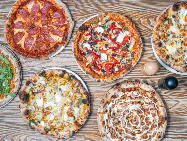 The Little Pizza Shop by the Beach slider image