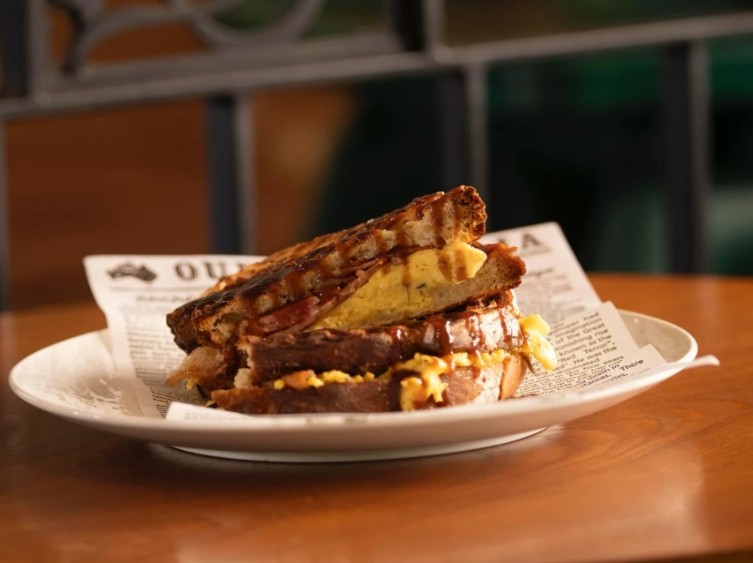 S 'n' L Bistro slider image