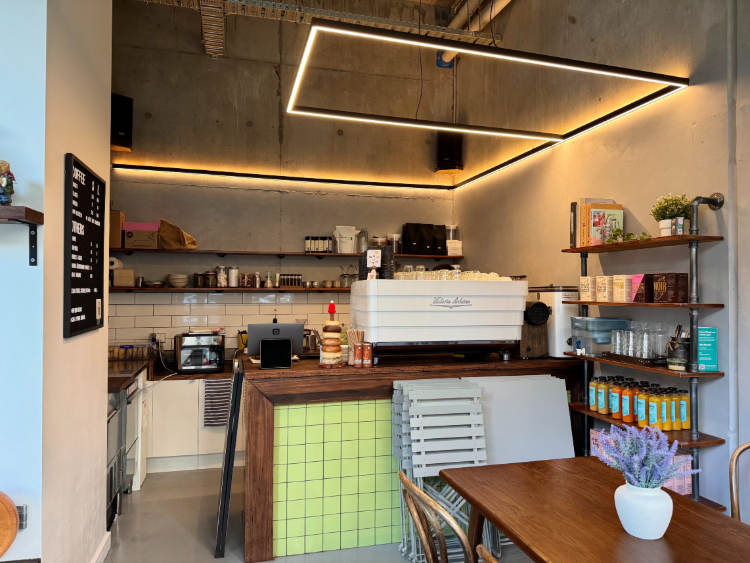 Lumen Alley Coffee & Bagels slider image