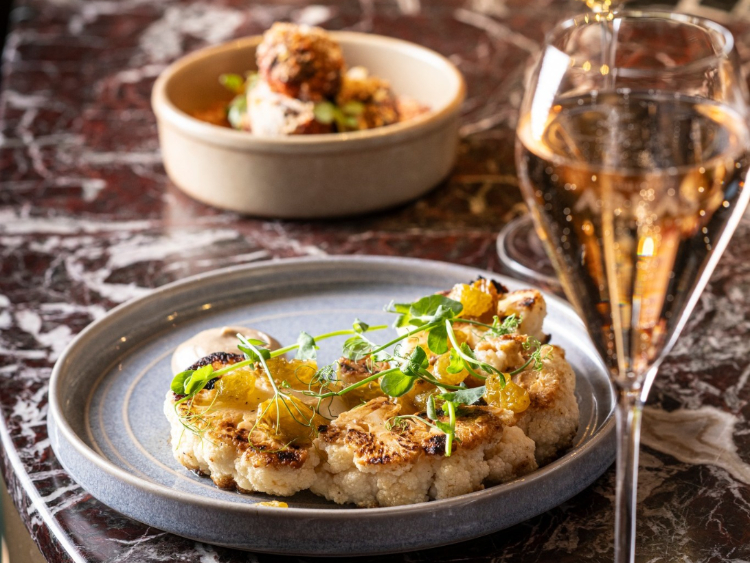 Porter House Grounds slider image