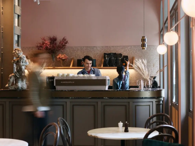 Porter House Grounds slider image