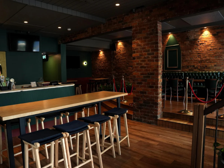 London Arms slider image