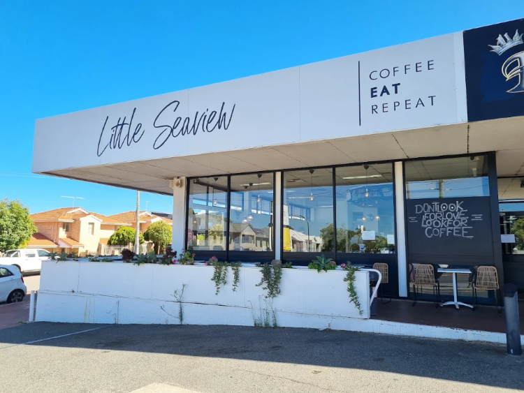 Little Seaview Cafe slider image