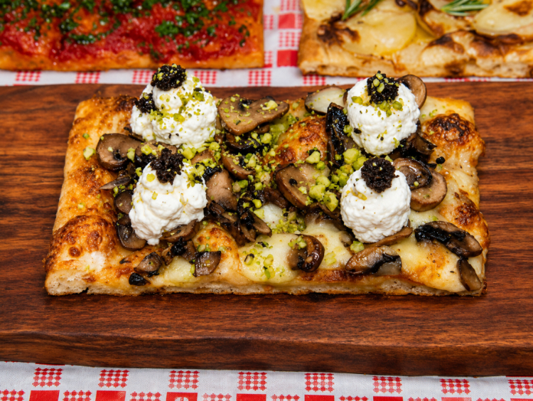 Daje Pizzeria Romana slider image