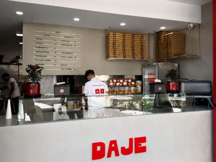 Daje Pizzeria Romana slider image