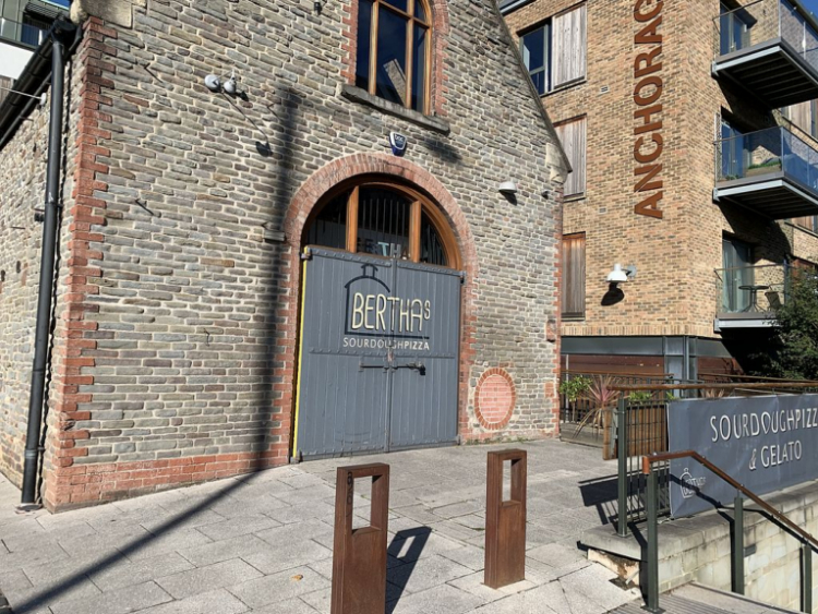 Bertha's Pizza slider image