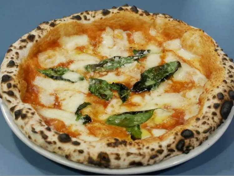 Bertha's Pizza slider image