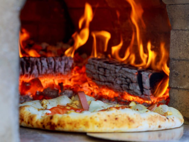 Avenue Wood Fired Pizza slider image