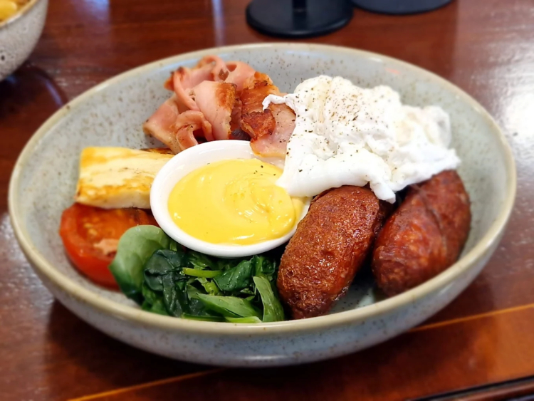 Friends & Flowers Cafe slider image