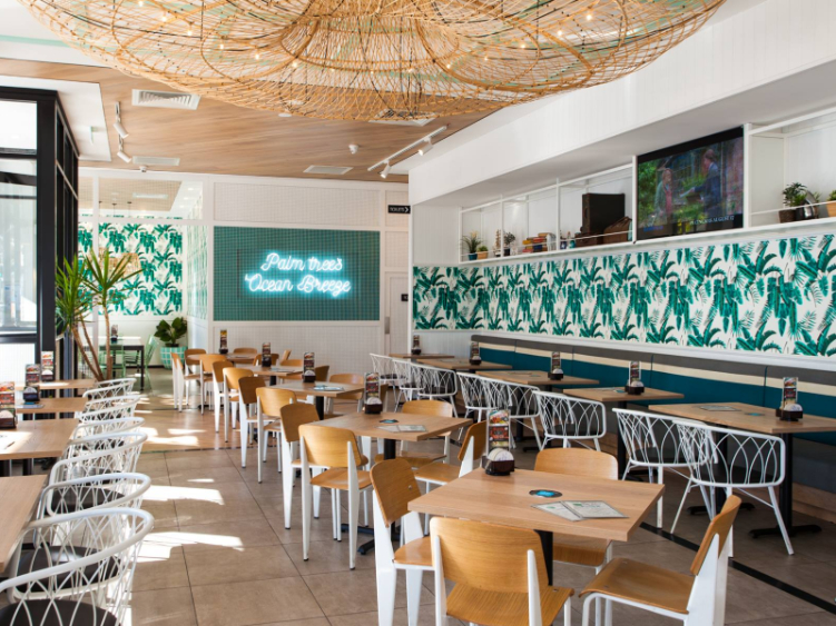 Beach House Bar & Grill - North Lakes slider image