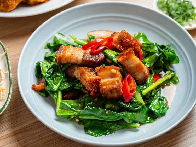 Double Chin Eats - The Star slider image