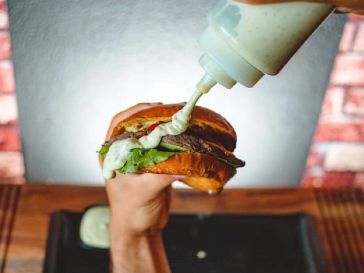 D' Alley Eatery slider image