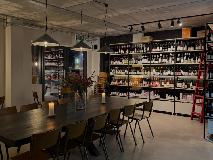 Carmen Street Wine slider image