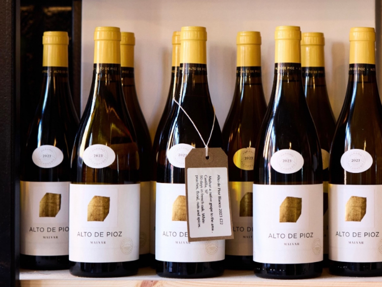 Carmen Street Wine slider image