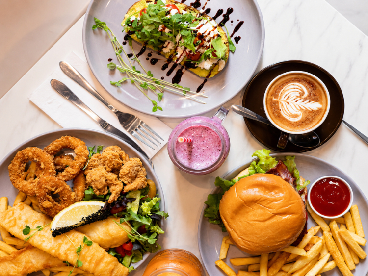 Luxe 8 Pizza & Bar slider image