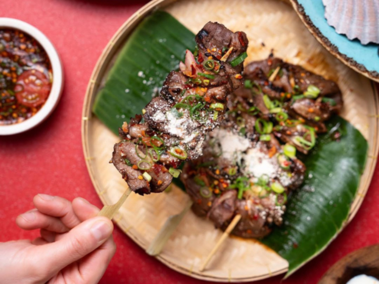 Red Spoon Thai slider image