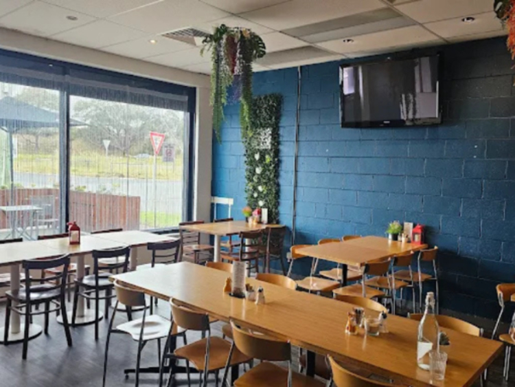 Ceylon Girl's Cafe & Bar slider image