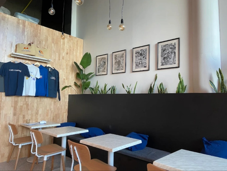 Cafe Larome slider image