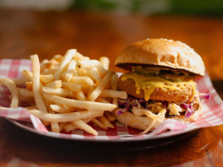 Pinewood Grill slider image