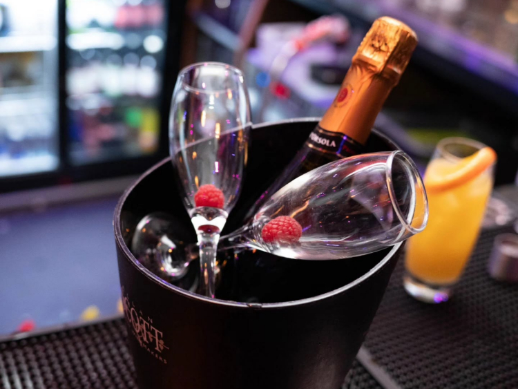 Mocka Lounge slider image