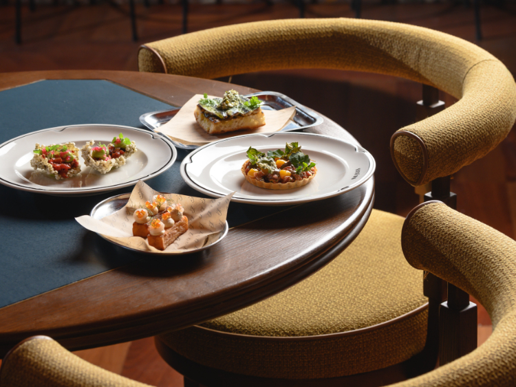 Bar Julius slider image