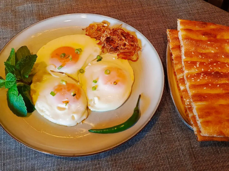 Venoos Restaurant slider image