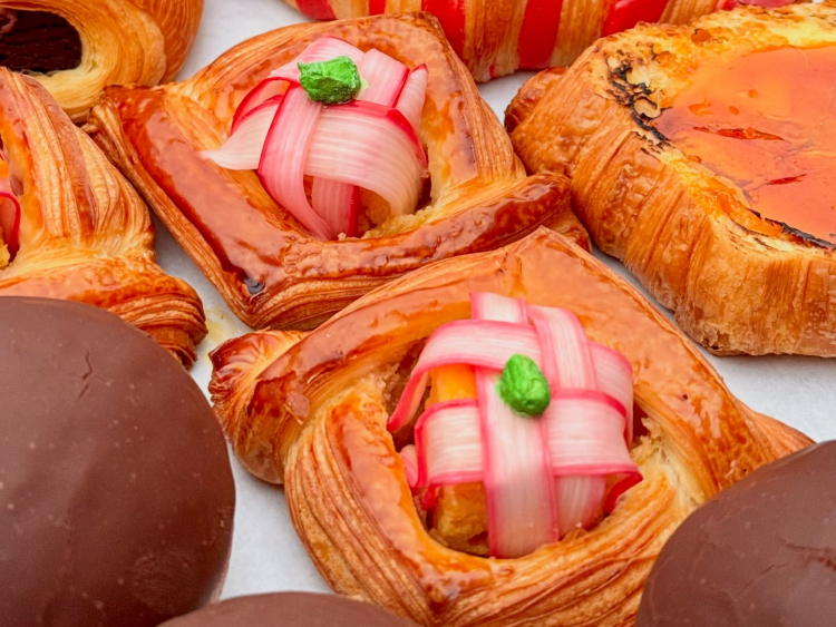 Half Dozen Other - Red Bank slider image