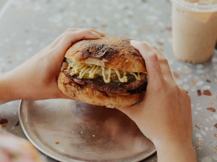 Hicksville Smokehouse & Bar slider image