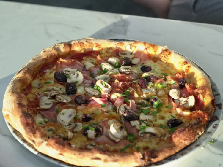 Garibaldi Pizzeria slider image