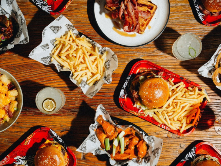 RoyAl's Chicken and Burgers - East Victoria Park  slider image