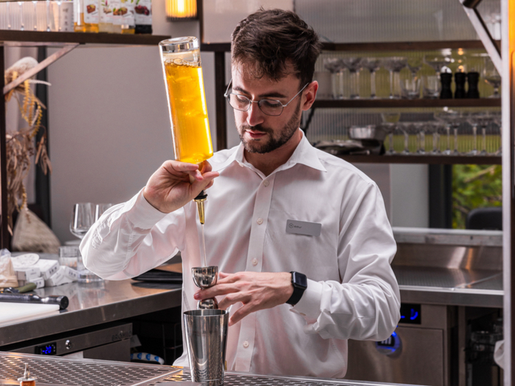The Bar at Sydney Common - Sheraton slider image