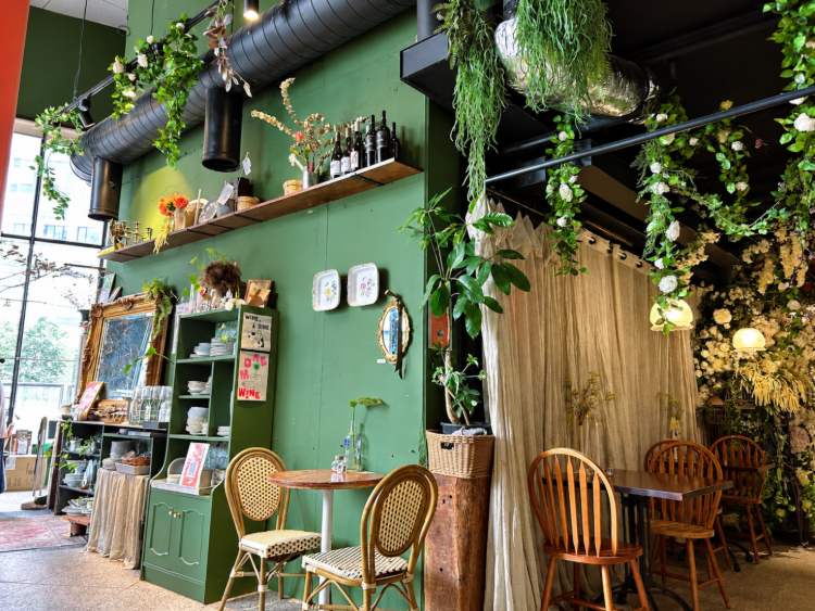 Ampersand Cafe slider image