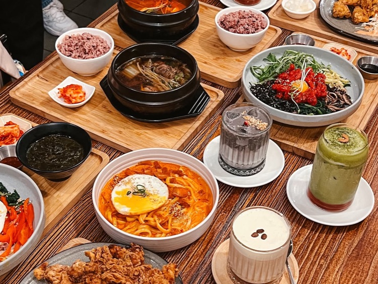 Coffeeing 잉커피 - Korean Eatery & Cafe slider image