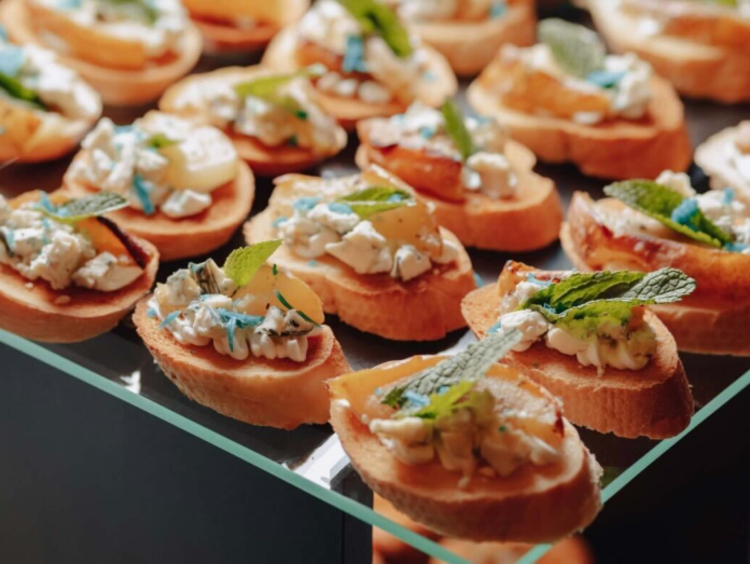 The Magee Pub and Dining slider image