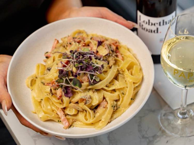 Cafe Paparazzi slider image