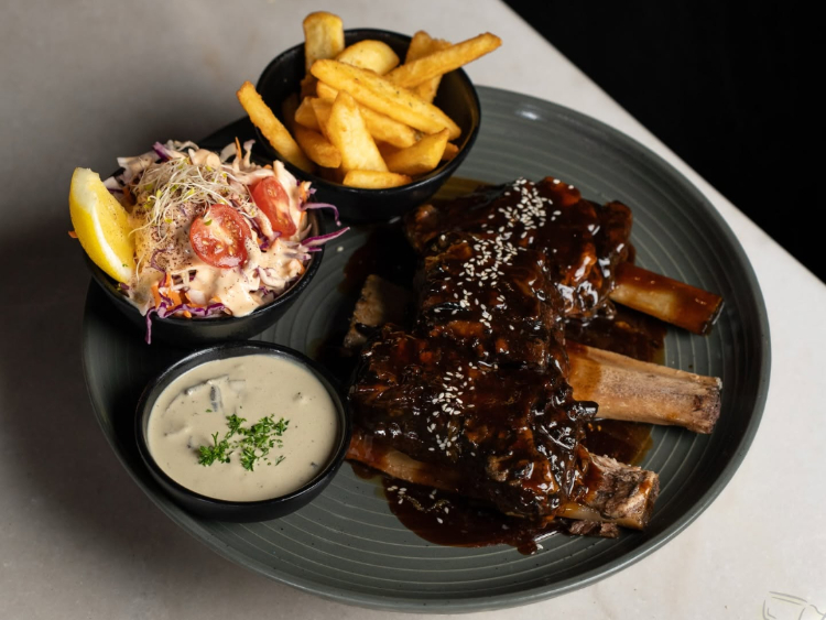 Rumi Persian Restaurant - Surfers Paradise slider image