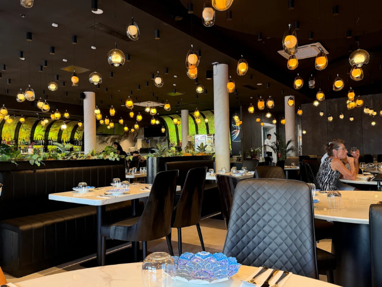 Rumi Persian Restaurant - Surfers Paradise slider image