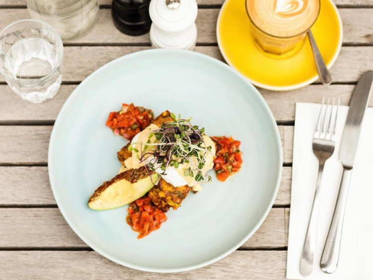 Full Turn Kitchen Bar slider image