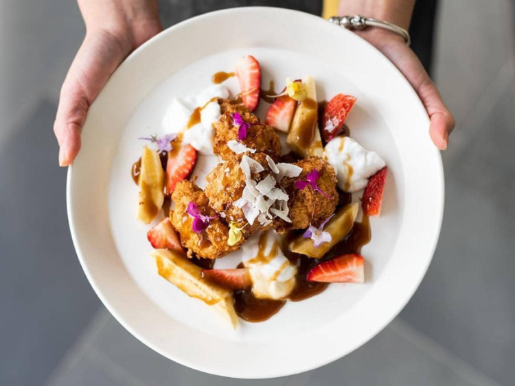 Full Turn Kitchen Bar slider image