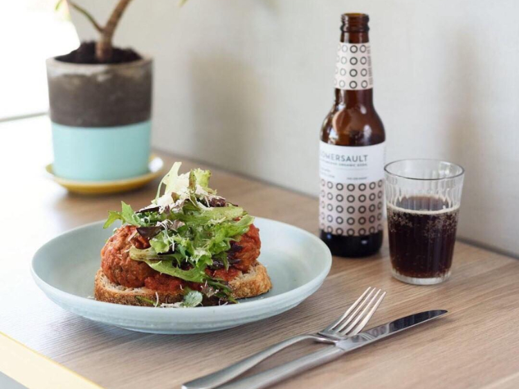 Full Turn Kitchen Bar slider image