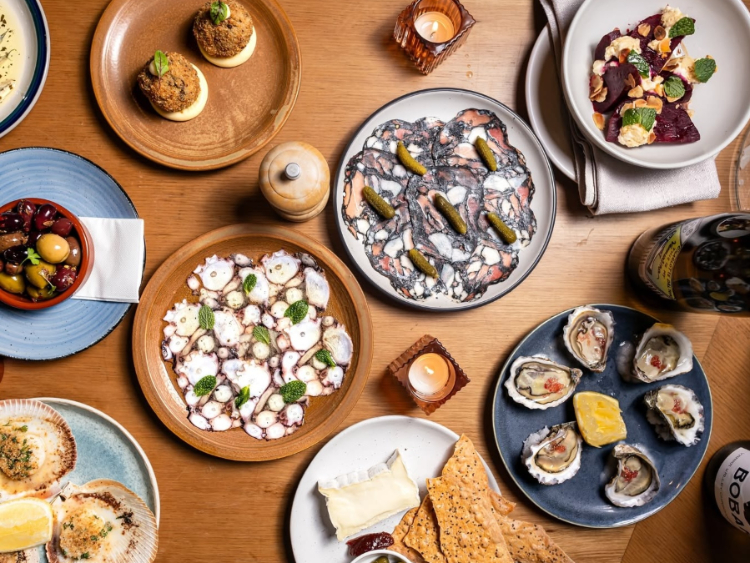 Gilbees Wine Bar & Restaurant slider image