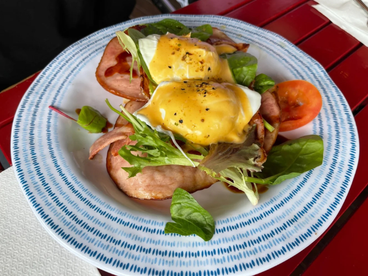 Woofissimo Cafe & Restaurant slider image