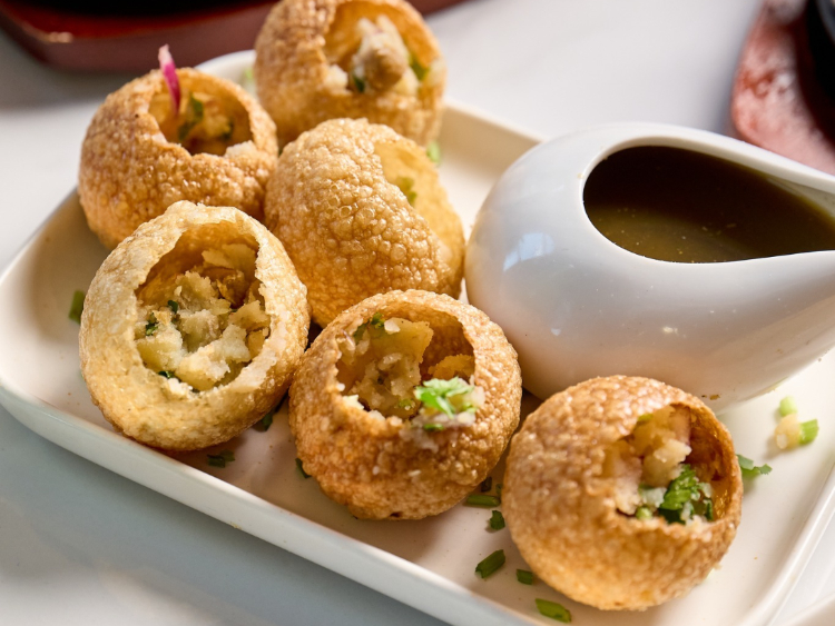 Slumdog Indian Restaurant Bar & Cafe slider image
