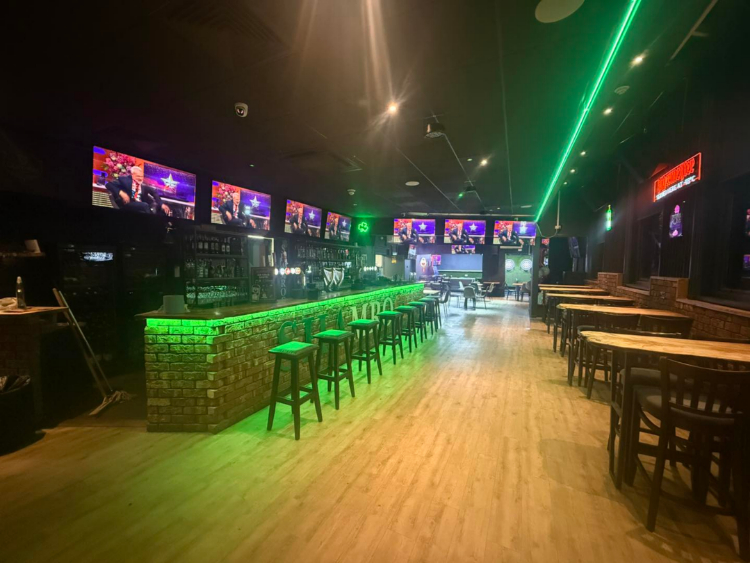 Shamrocks Sports Bar - Formby slider image