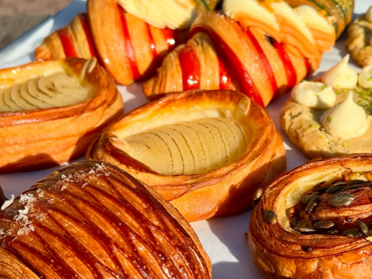 Half Dozen Other - Oxford Rd slider image