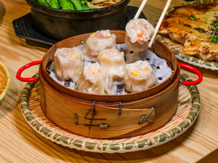 Jin's Grilled Meat Pie - Eastwood slider image