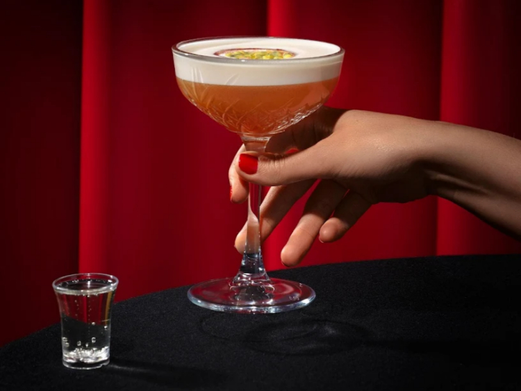 Amazing Grace - London Bridge slider image