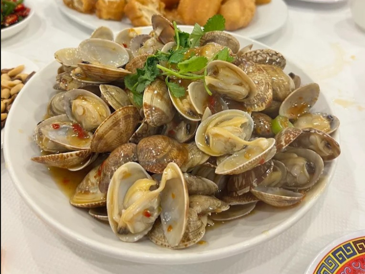 Ling Nan Chinese Restaurant slider image