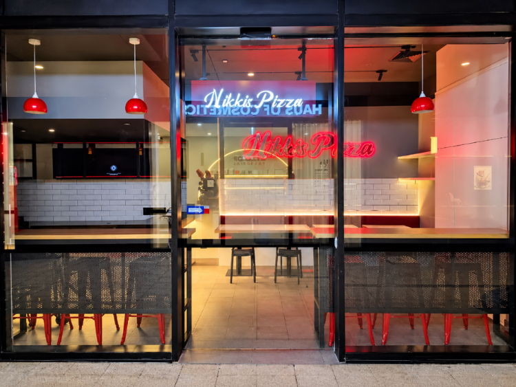 Nikkis Pizza slider image