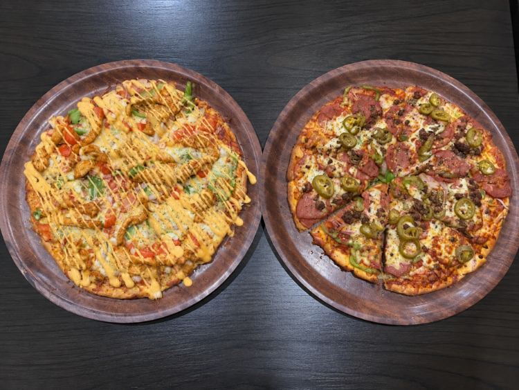 Nikkis Pizza slider image